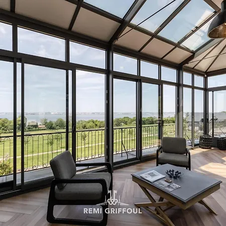 La Tour De Lestuaire Panoramic Sea View & Private Terrace