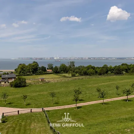 Сasa de vacaciones La Tour De L'estuaire Sea View & Shared Garden 6 Guests *