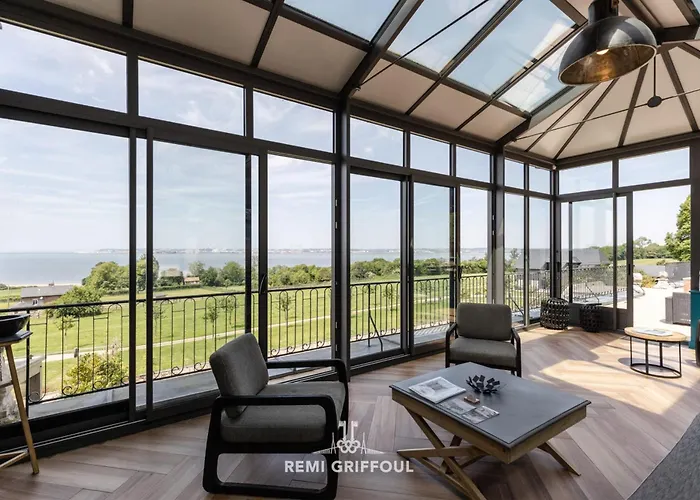 La Tour De L'estuaire Sea View & Shared Garden 6 Guests