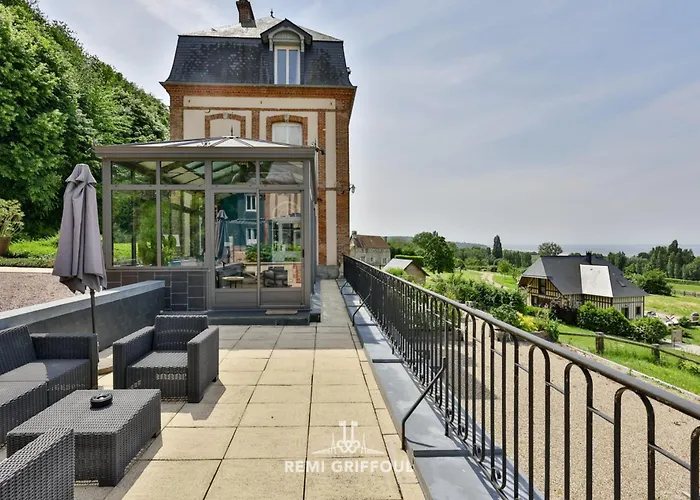 Дом отдыха La Tour De L'estuaire Sea View & Shared Garden 6 Guests