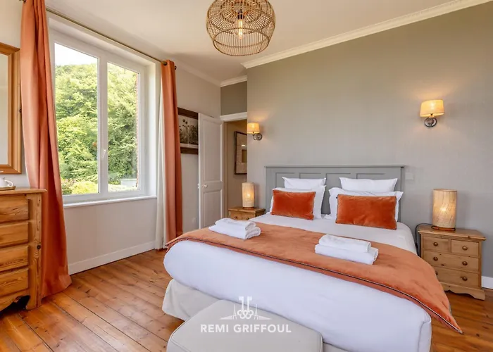 Дом отдыха La Tour De L'estuaire Sea View & Shared Garden 6 Guests Онфлёр