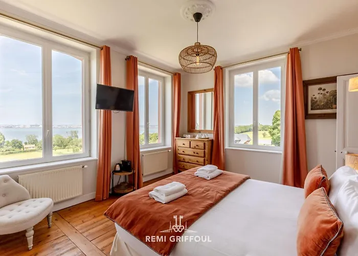 La Tour De L'estuaire Sea View & Shared Garden 6 Guests * Онфлёр