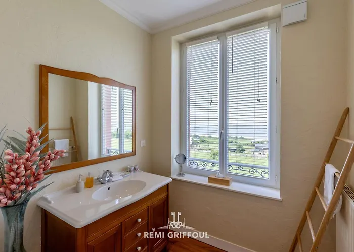 La Tour De L'estuaire Sea View & Shared Garden 6 Guests